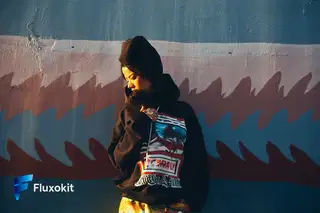 Reve Remix - Lookbook streetwear: moletom oversized, luz dourada, campanha
