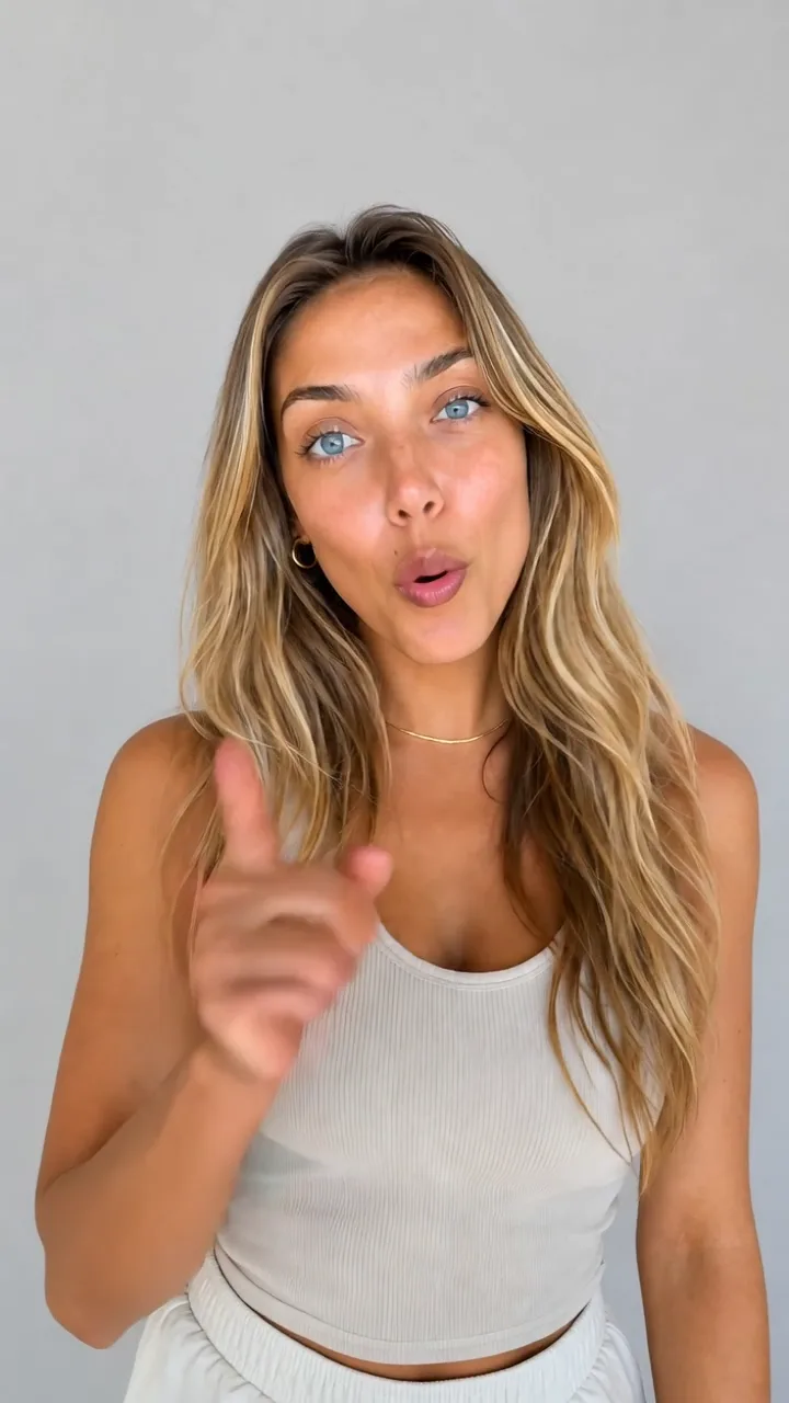 AI-generated creator delivering a direct call to action in a vertical TikTok-style video on FluxoKit